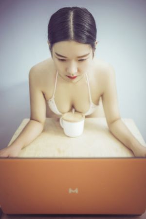 阿v天堂2014_超清在线观看完整版